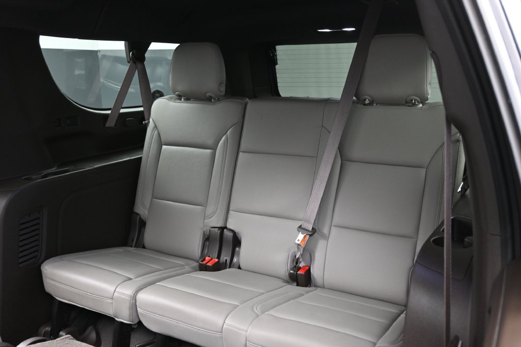 Used 2021 Chevrolet Suburban LT RWD image 31