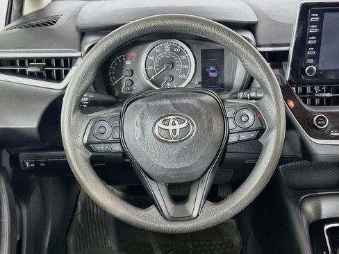 Used 2020 Toyota Corolla LE FWD image 18