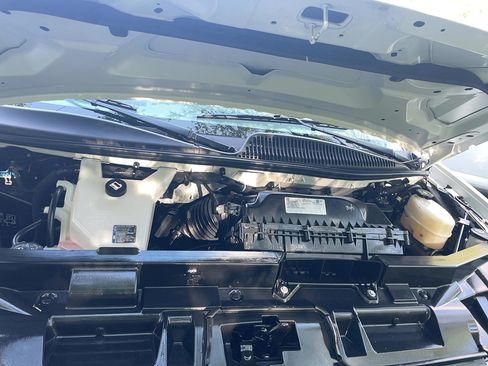 Used 2025 GMC Savana 3500 Extended RWD image 16