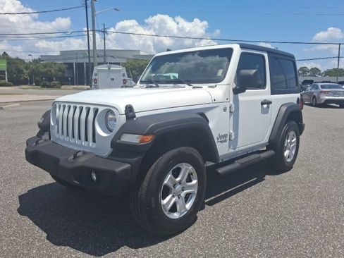 Used 2019 Jeep Wrangler Sport AWD/4WD image 4