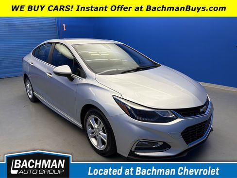Used 2018 Chevrolet Cruze LT w/ Convenience Package image 1