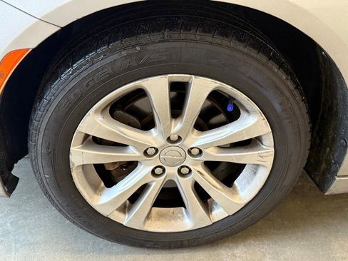 Used 2016 Chrysler 200 Limited w/ Convenience Group image 7