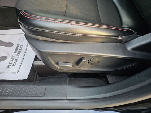 Used 2025 Ford Escape ST-Line image 25