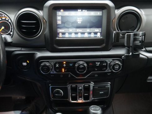 Used 2022 Jeep Wrangler Unlimited Willys image 15