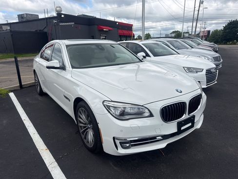 Used 2014 BMW 750i xDrive AWD/4WD image 4