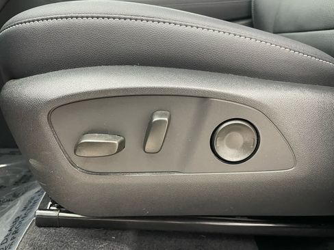 New 2026 Chevrolet Traverse LT w/ Driver Confidence Package AWD/4WD image 9