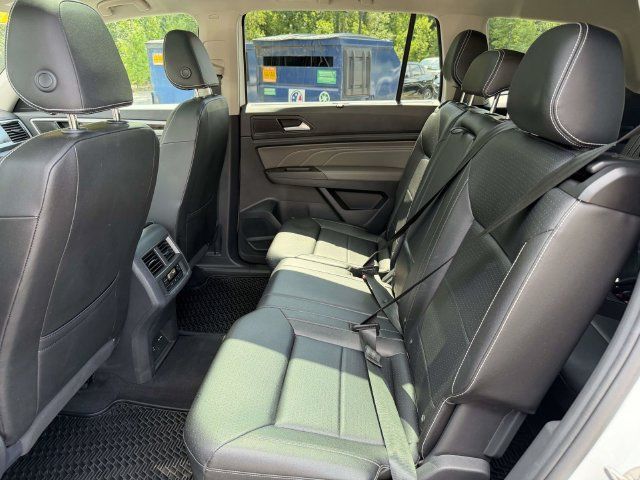 Used 2023 Volkswagen Atlas SE w/ Panoramic Sunroof Package AWD/4WD image 16