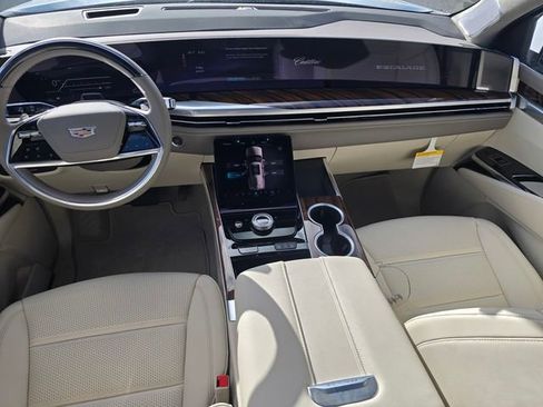 New 2026 Cadillac Escalade Platinum Sport AWD/4WD image 16