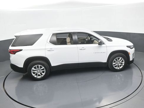 Used 2023 Chevrolet Traverse LS image 49