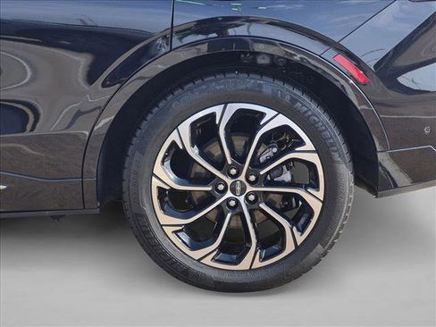 Used 2024 Lincoln Nautilus Reserve AWD/4WD image 23