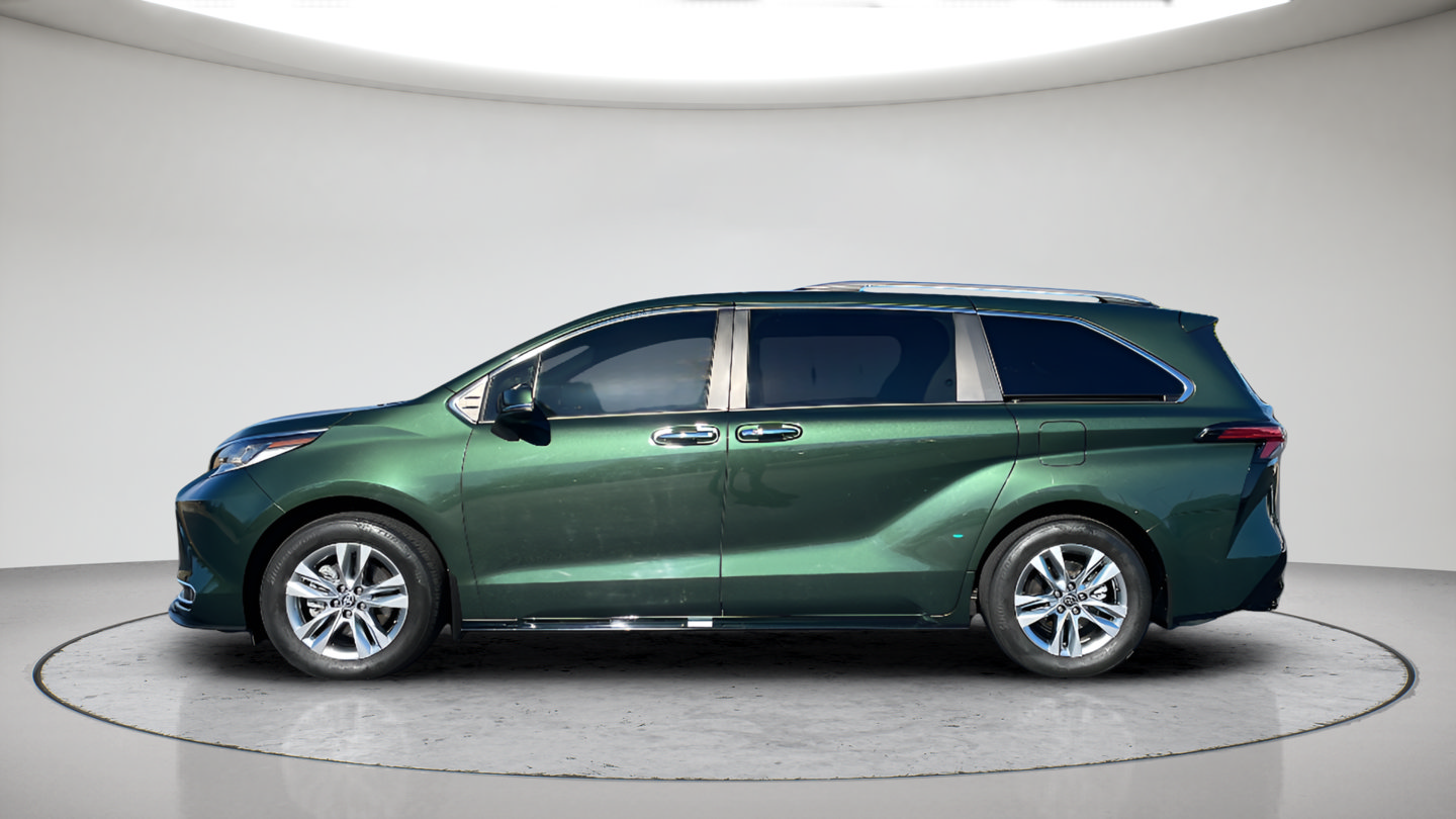 Certified 2023 Toyota Sienna Limited AWD/4WD image 8