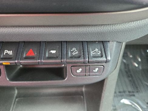 Used 2021 Chevrolet Colorado Z71 w/ Z71 Midnight Edition AWD/4WD image 12
