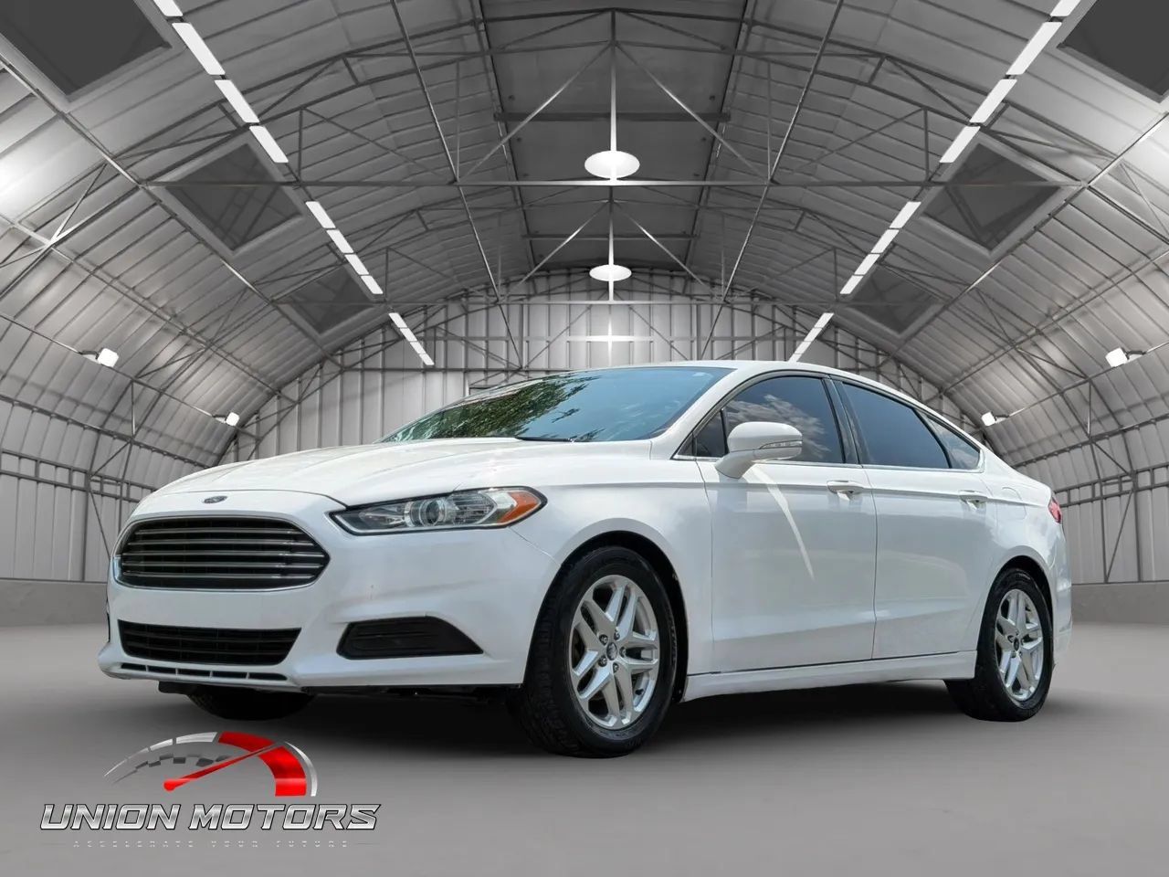 Used 2014 Ford Fusion SE FWD image 3