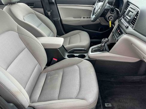 Used 2017 Hyundai Elantra SE FWD image 21