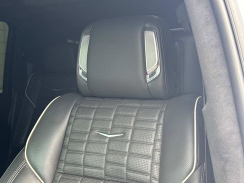 Used 2023 Cadillac Escalade ESV V AWD/4WD image 14
