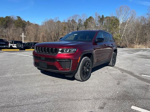 New 2026 Jeep Grand Cherokee Altitude image 2
