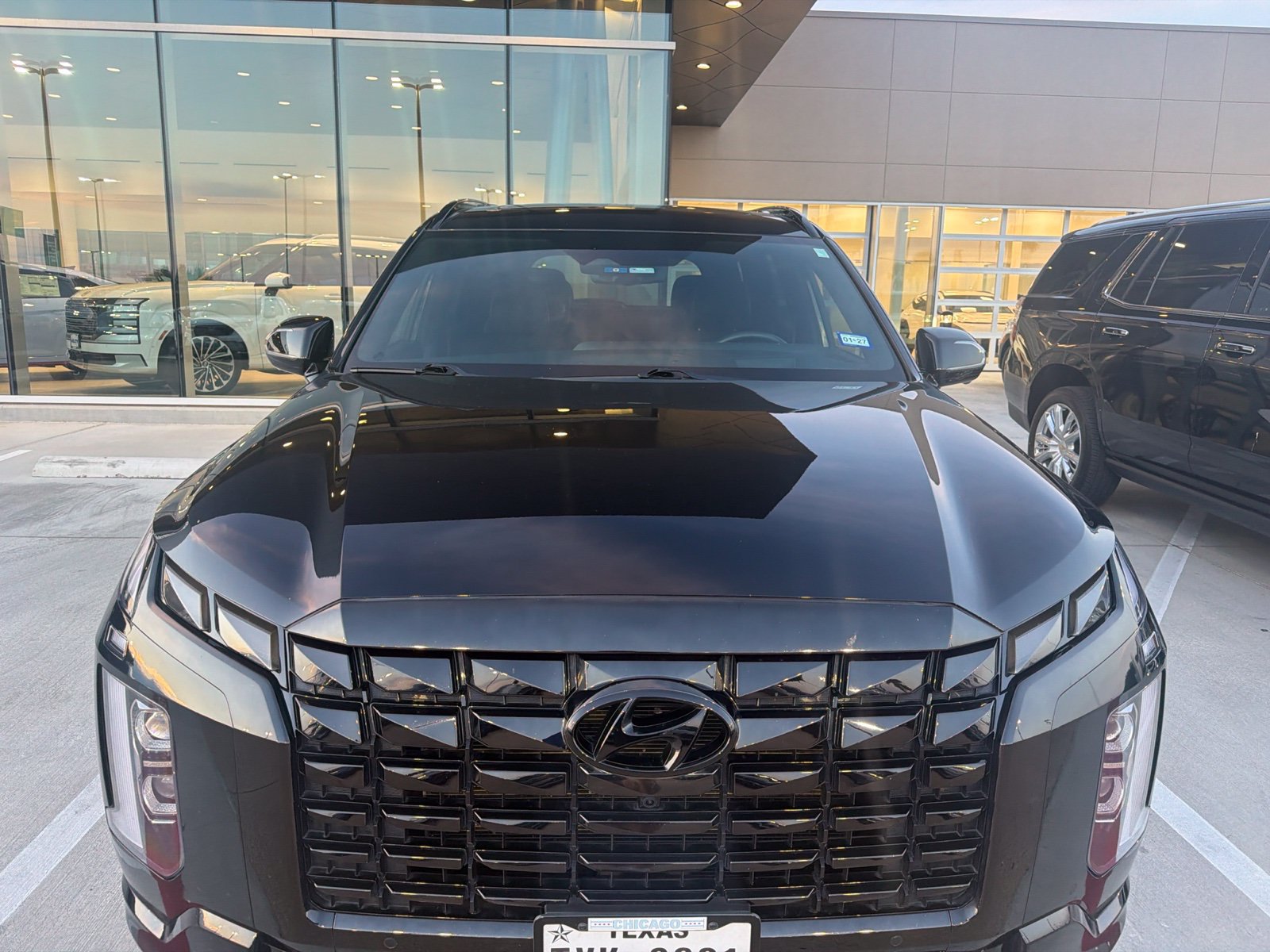 Used 2024 Hyundai Palisade Calligraphy AWD/4WD image 2