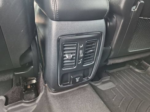 Used 2017 Jeep Grand Cherokee Altitude AWD/4WD image 24