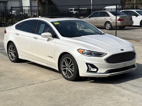 Used 2019 Ford Fusion Titanium image 1