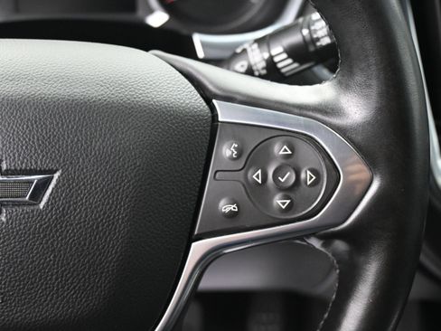 Used 2023 Chevrolet Traverse RS image 13