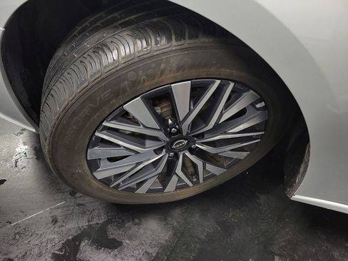 Used 2024 Nissan Altima 2.5 SV FWD image 13