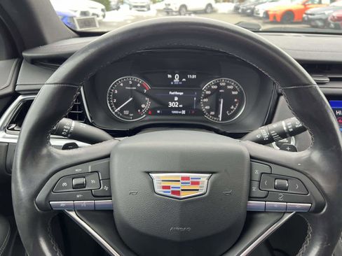 Used 2024 Cadillac XT6 Luxury image 27