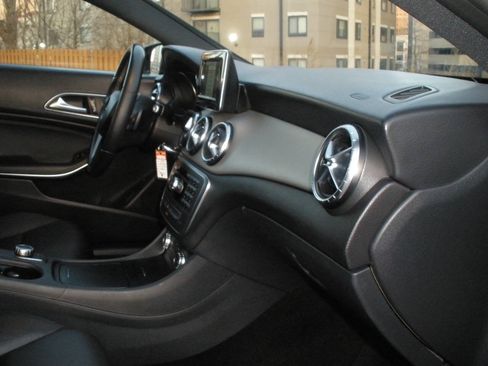 Used 2014 Mercedes-Benz CLA 250 image 26