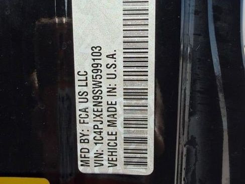 Used 2025 Jeep Wrangler Unlimited Sahara AWD/4WD image 10