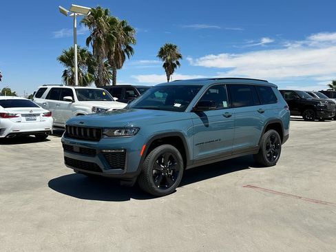 New 2026 Jeep Grand Cherokee L Limited w/ Limited Altitude Package AWD/4WD image 2