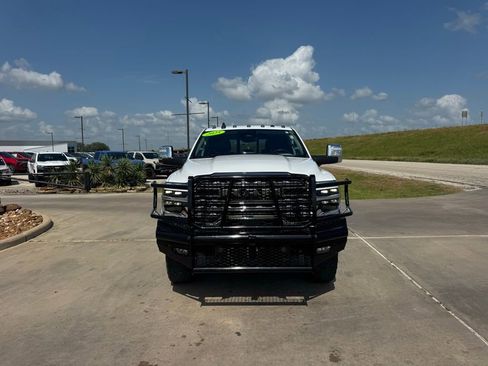 Used 2025 RAM 2500 Limited AWD/4WD image 3