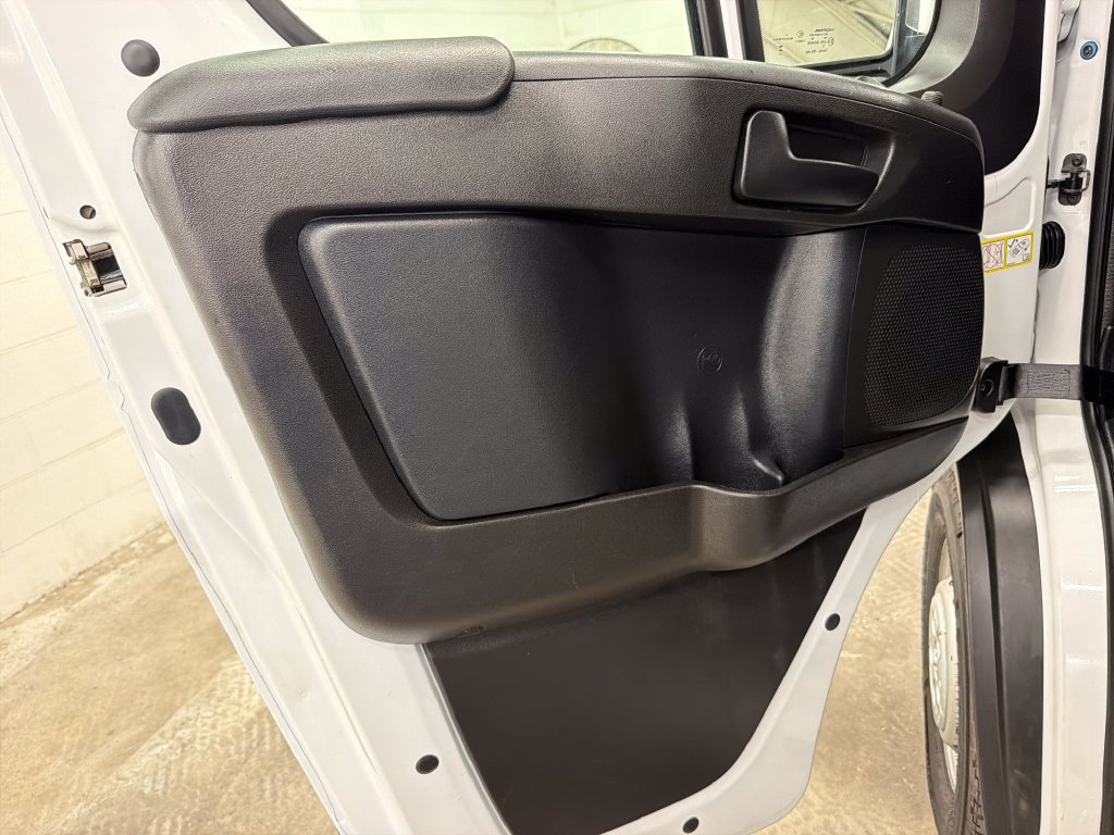 Used 2025 RAM ProMaster 2500 w/ Convenience Group FWD image 16