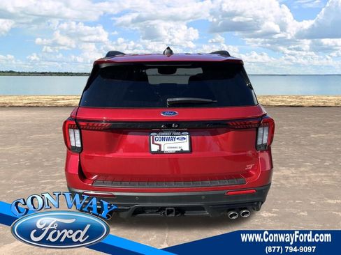 Used 2025 Ford Explorer ST image 7