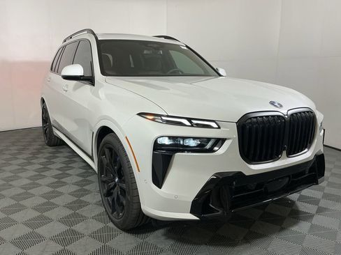 New 2026 BMW X7 xDrive40i w/ M Sport Package AWD/4WD image 4