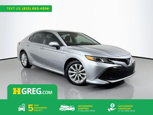 Used 2020 Toyota Camry LE FWD image 1