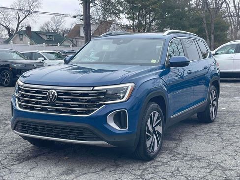New 2025 Volkswagen Atlas SE image 4