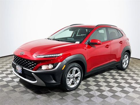 Used 2022 Hyundai Kona SEL w/ Convenience Package image 4