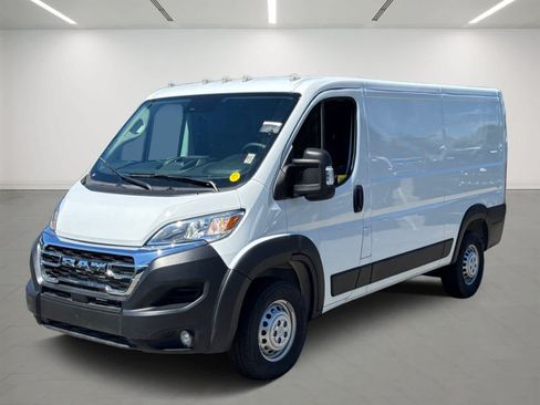 Used 2025 RAM ProMaster 2500 w/ U-Haul Equipment Group FWD image 1