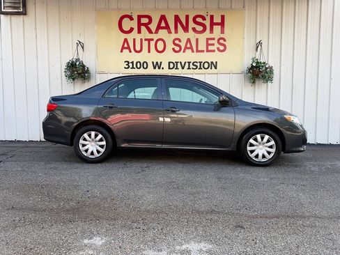 Used 2010 Toyota Corolla LE FWD image 2