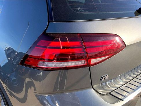 Used 2019 Volkswagen Golf R 4-Door image 29