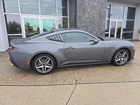 Used 2025 Ford Mustang Premium RWD image 23