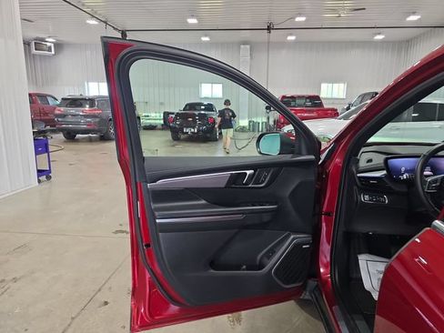 Used 2026 Buick Enclave Preferred AWD/4WD image 23