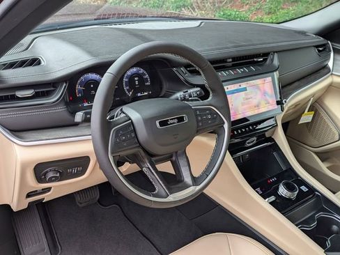 New 2026 Jeep Grand Cherokee L Limited AWD/4WD image 15