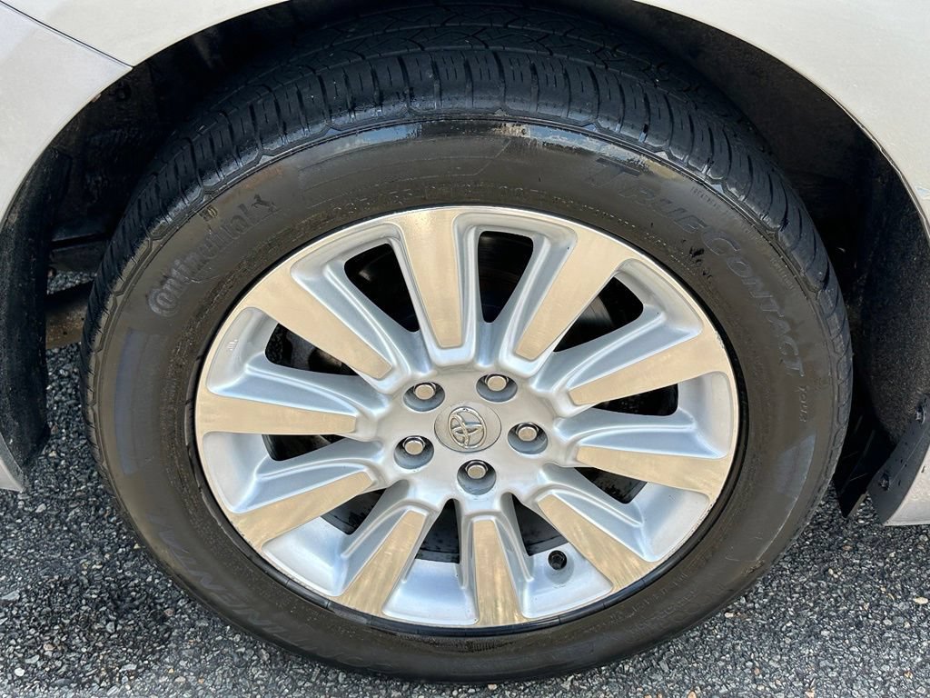 Used 2016 Toyota Sienna XLE Premium AWD/4WD image 39