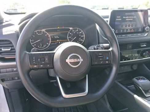 Used 2024 Nissan Rogue SV FWD image 19