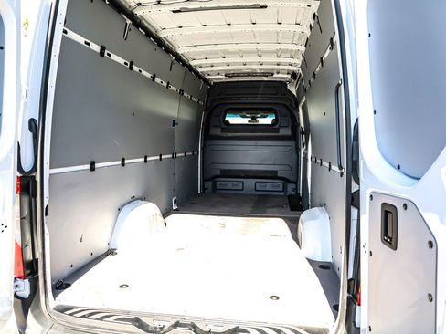 Used 2024 Mercedes-Benz Sprinter 2500 image 14