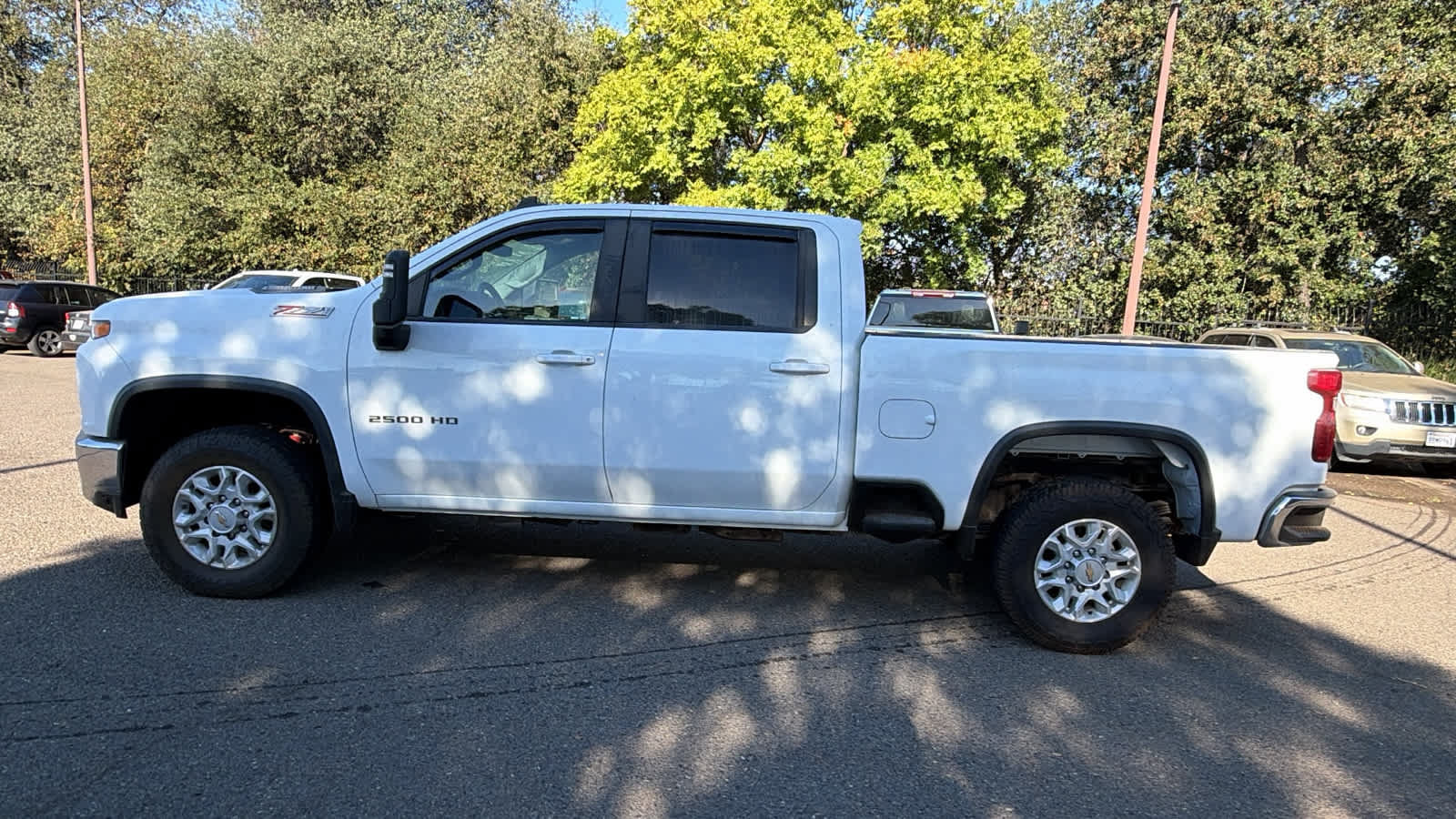 Used 2021 Chevrolet Silverado 2500 LT w/ Z71 Off-Road Package AWD/4WD image 8