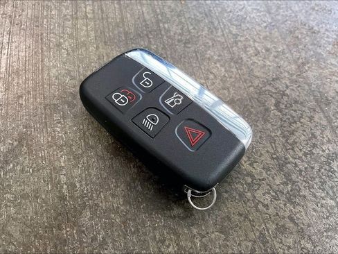 Used 2017 Jaguar F-PACE Premium image 11