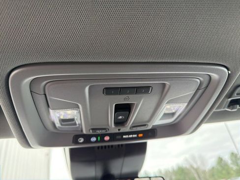 Used 2025 Chevrolet Silverado 1500 LT Trail Boss w/ Convenience Package II image 18