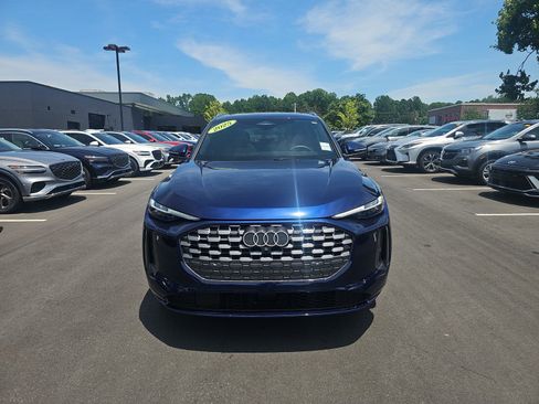 Used 2025 Audi Q5 Premium Plus w/ Premium Plus AWD/4WD image 2