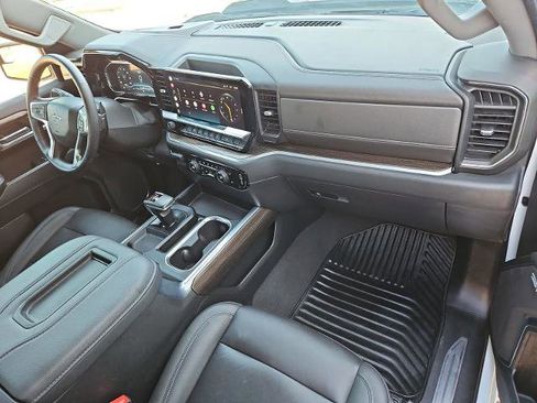 Used 2022 Chevrolet Silverado 1500 LT Trail Boss w/ Convenience Package II image 27